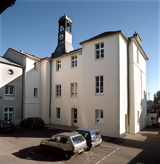 maison de campagne dite château de la Princesse, mairie-école de garçons, actuellement bibliothèque Saint-Exupéry