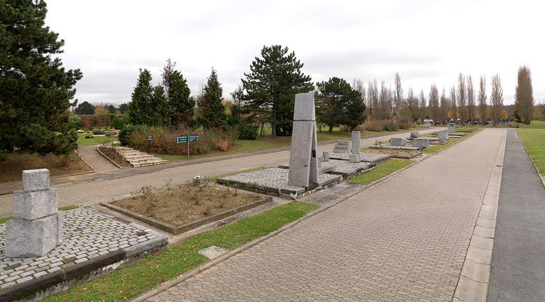 sculpture monumentale : Le jardin de la méditation ou De la méditation des âges de la vie