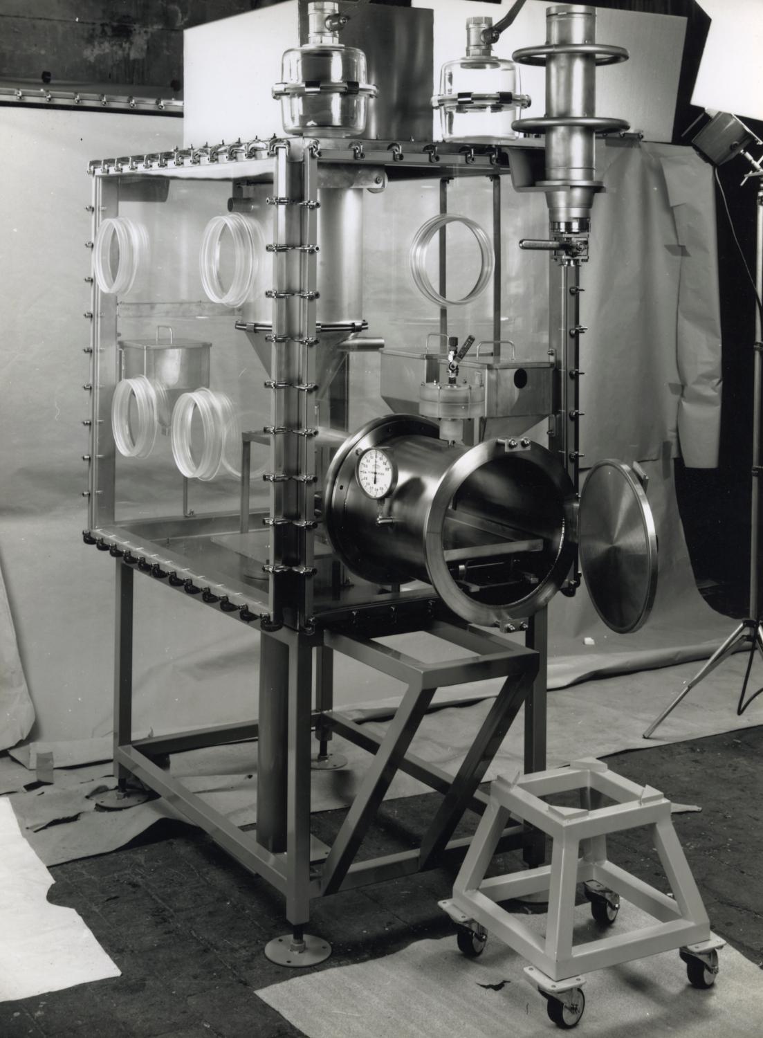 Usine de produits chimiques Poulenc Frères, puis usine d'engrais de la Société Française du Lysol, puis usine de chaudronnerie et usine d'articles en matière plastique (usine d'enceintes de confinement) Ateliers de Technochimie