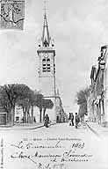 Le clocher, seul vestige de l'église, vu du sud, vers 1903. Carte postale. (Musée municipal de Melun. inv. 983.2.182)