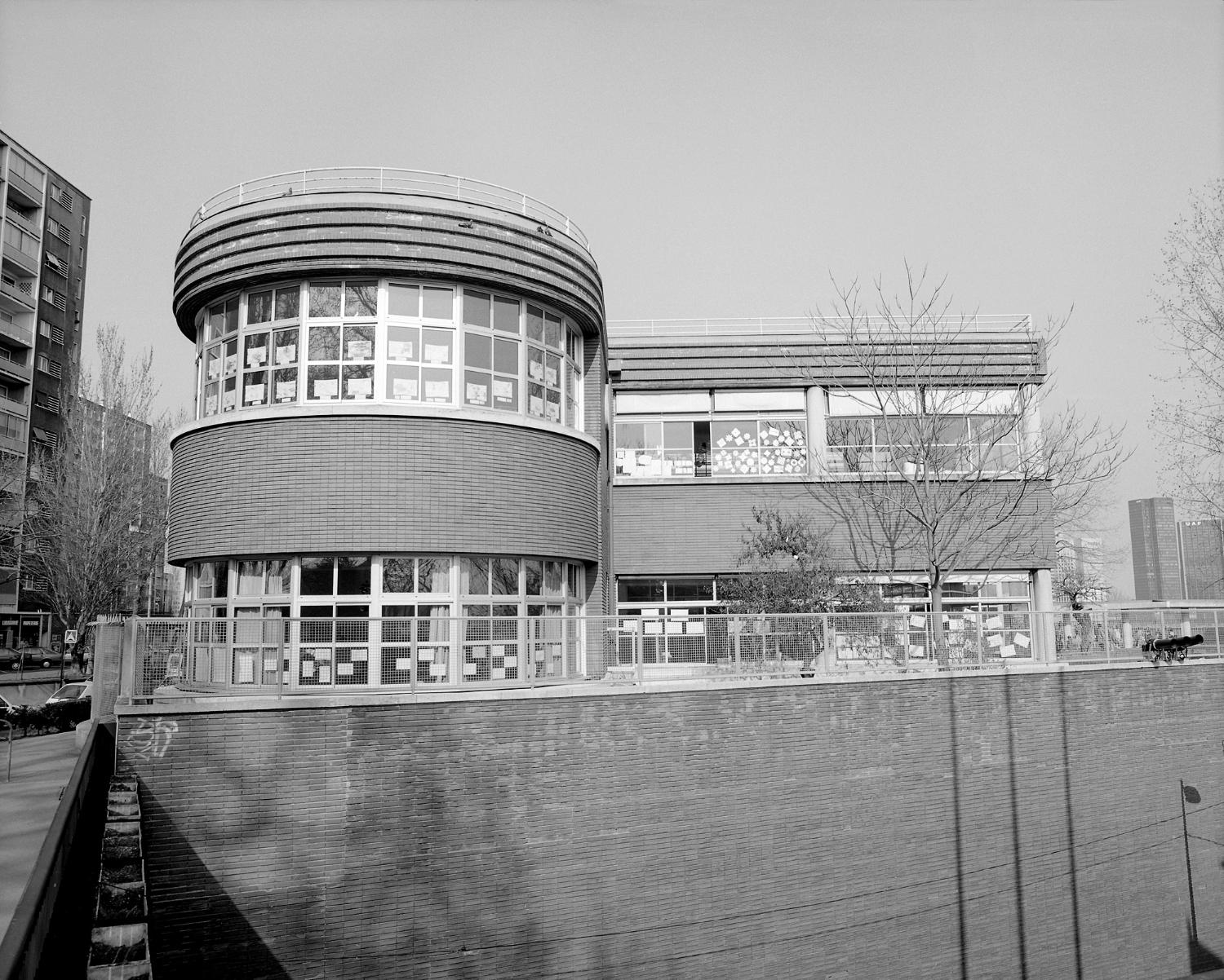 Ecole maternelle, école primaire de garçons, école primaire de filles dites groupe scolaire Marius Jacotot