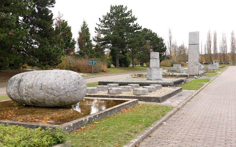 sculpture monumentale : Le jardin de la méditation ou De la méditation des âges de la vie