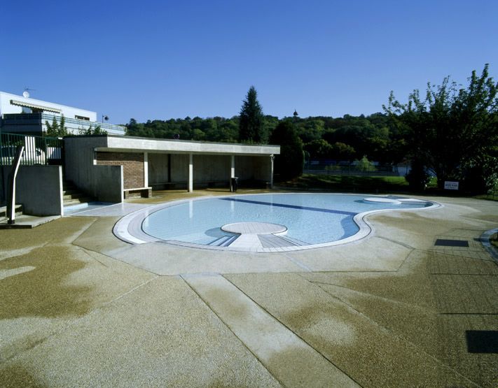 piscine : bassin couvert, bassin découvert, tank à ramer