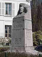 monument à Henri Moissan