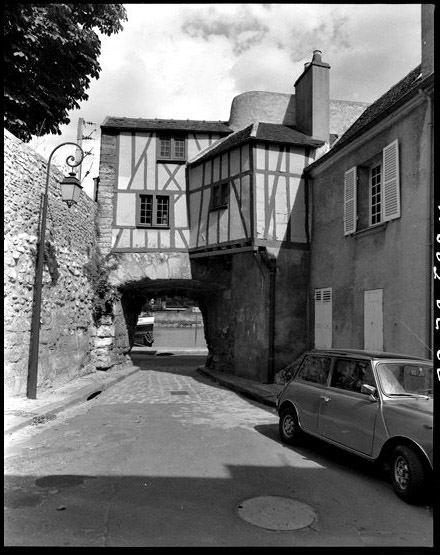 Campagne photographique sur le patrimoine de Mantes-la-Jolie en 1977