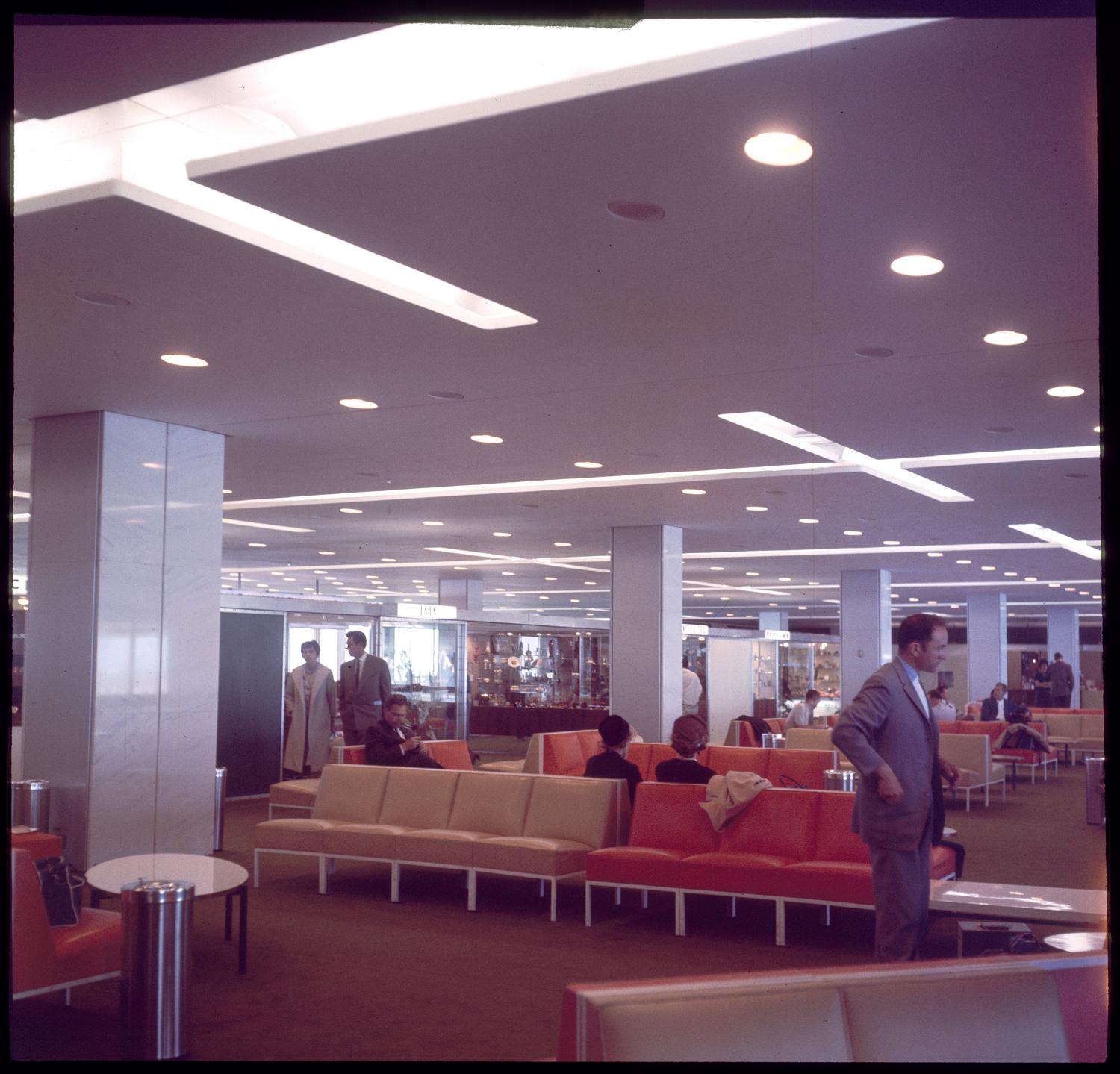 Les Installations terminales, Orly 4 dans les années 1960