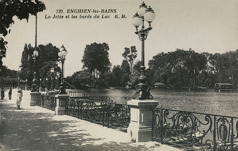 quai, estacade ou jetée des bords du lac