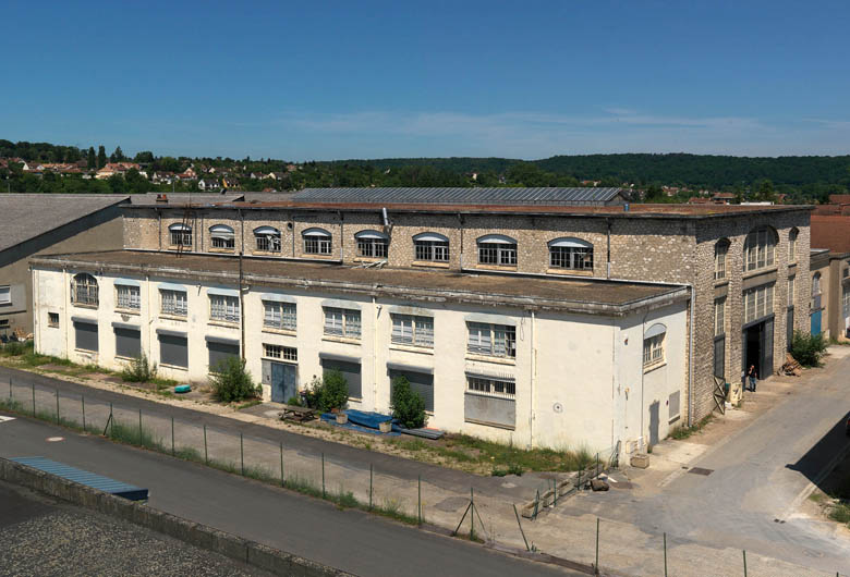 Usine de matériel électrique industriel Schneider et Cie, puis Le Matériel Electrique Scheider-Westinghouse (SW), puis Jeumont-Schneider (JS), actuellement ensemble industriel appelé "Espace Technologique et Industriel de Champagne-sur-Seine" (zone ETIC)