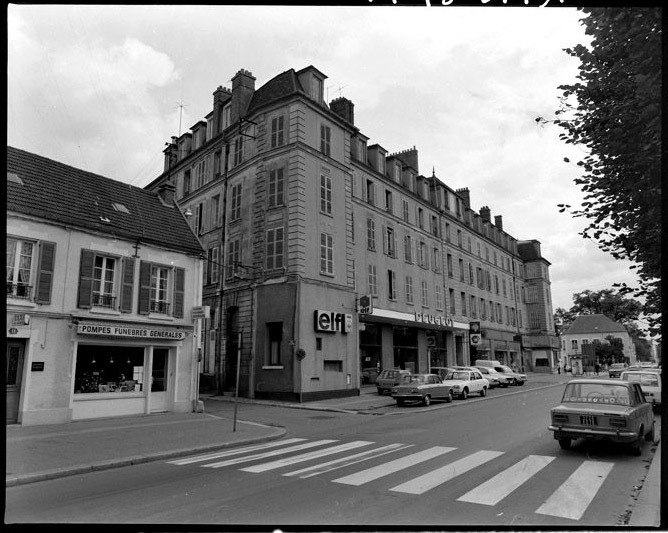 Campagne photographique sur le patrimoine de Mantes-la-Jolie en 1977