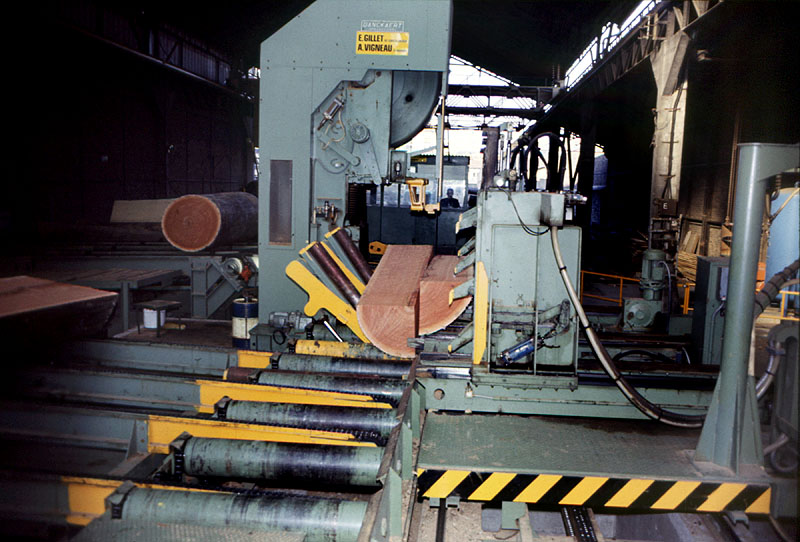 Scierie Cavillet, puis usine de bois de placage Société parisienne de bois tranché et déroulé, puis Société parisienne de tranchage et déroulage, puis société Maréchaux, puis entrepôt commercial (détruit après inventaire)