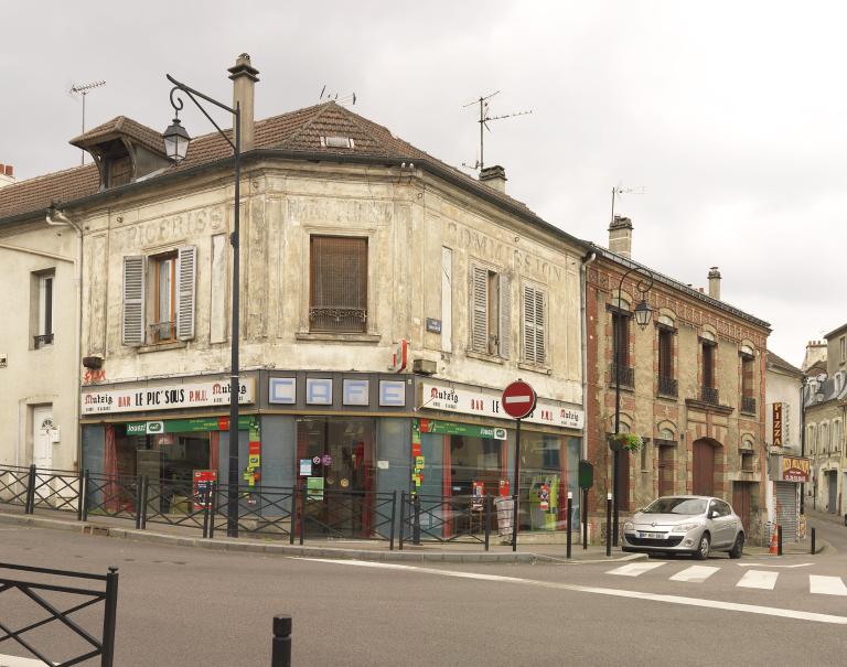 Maison de bourg avec commerce, 22 rue Georges Joyeux