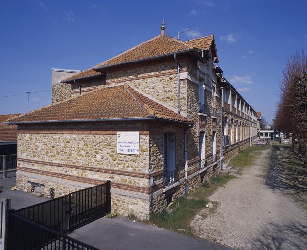 école primaire de filles, puis groupe scolaire Pasteur