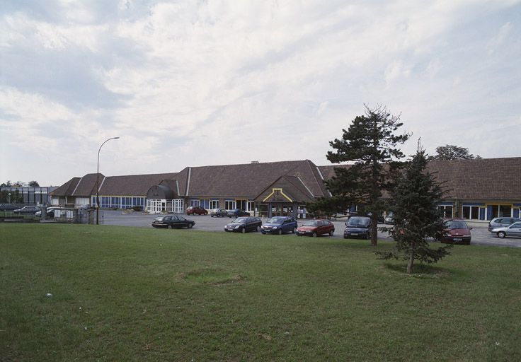groupe scolaire Jean-Jaurès, actuellement bibliothèque municipale