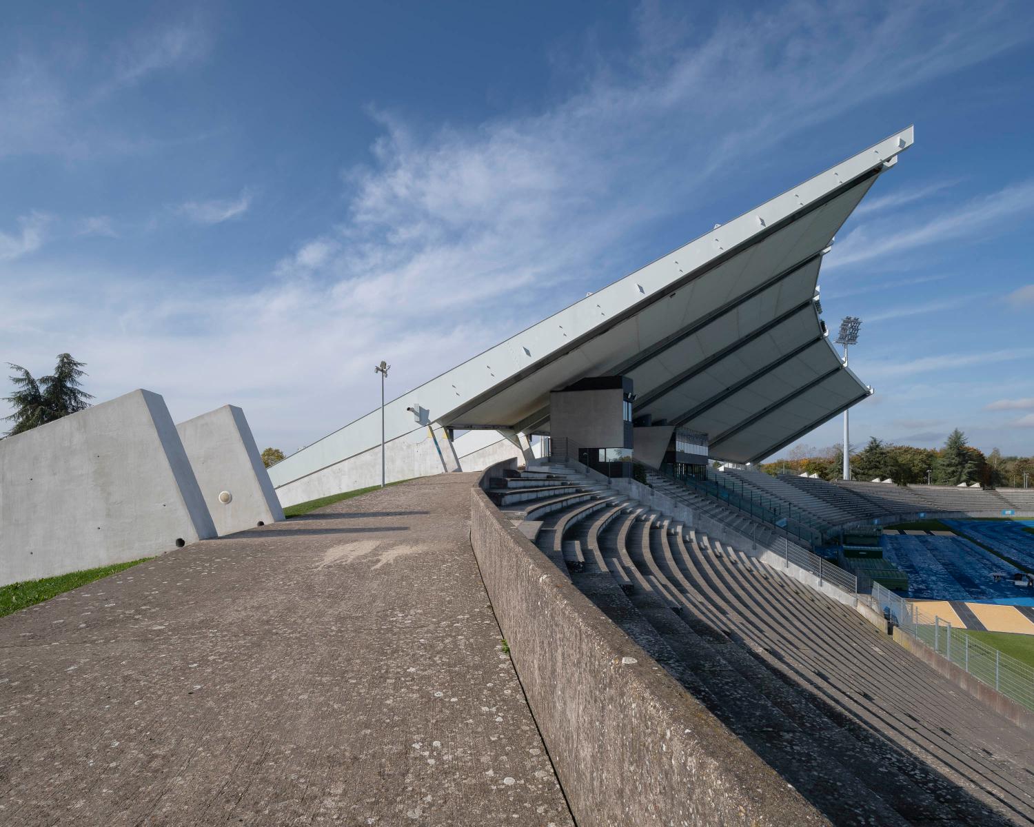 Stade omnisport d'Evry - actuel stade Robert-Bobin