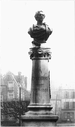 monument de Daguerre (1787-1851)