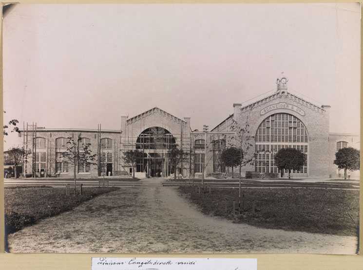 Usine de matériel électrique industriel Schneider et Cie, puis Le Matériel Electrique Scheider-Westinghouse (SW), puis Jeumont-Schneider (JS), actuellement ensemble industriel appelé "Espace Technologique et Industriel de Champagne-sur-Seine" (zone ETIC)