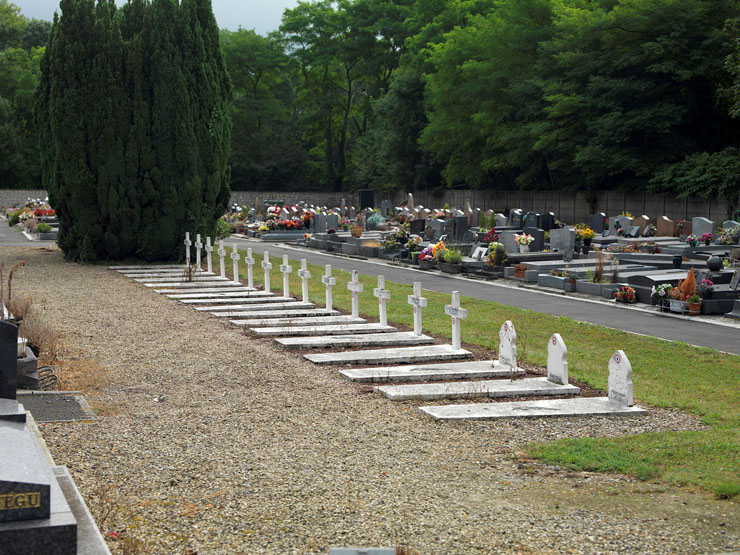 Carré militaire du cimetière d'Ecouen