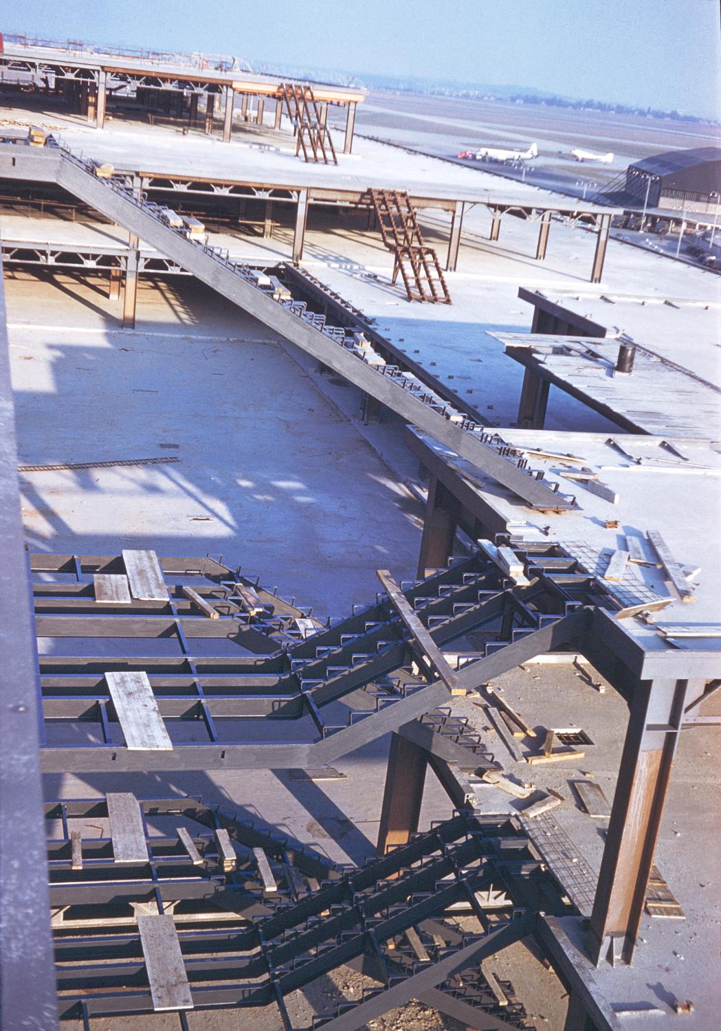 Orly 4 (depuis 2019), Orly-Sud (de 1971 à 2019), Installations terminales (de 1961 à 1971) Aérogare Sud ( de 1954 à 1961)