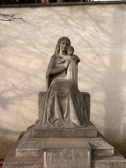 monument à la Vierge