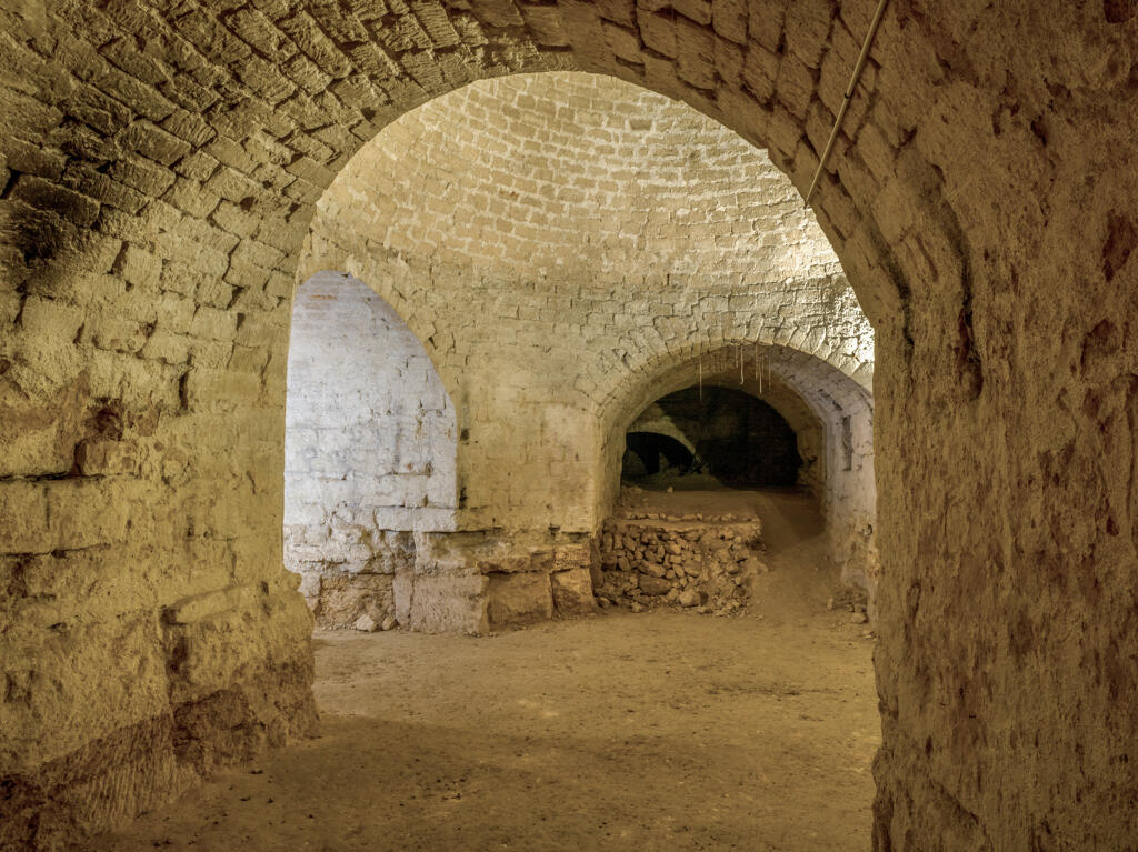 Carrière souterraine dite cave-carrière Delacroix