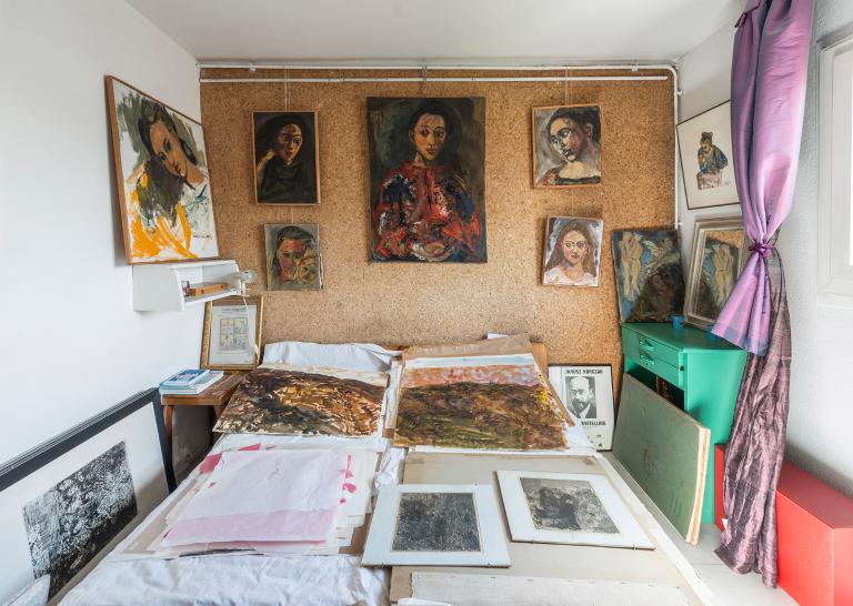 Atelier du peintre d'Isaac Celnikier (Varsovie, 1923-Paris, 2011), situé dans l'ensemble de logements "Jeanne-Hachette"