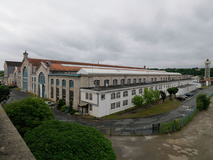 Usine de matériel électrique industriel Schneider et Cie, puis Le Matériel Electrique Scheider-Westinghouse (SW), puis Jeumont-Schneider (JS), actuellement ensemble industriel appelé "Espace Technologique et Industriel de Champagne-sur-Seine" (zone ETIC)
