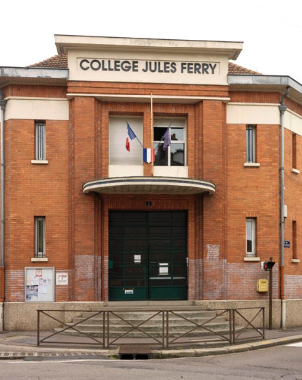 Groupe scolaire Jules-Ferry, actuellement collège