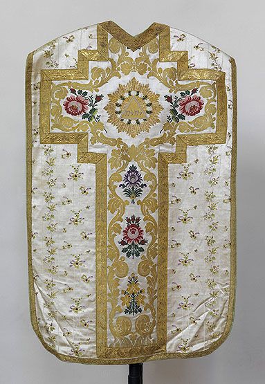 chasuble blanche