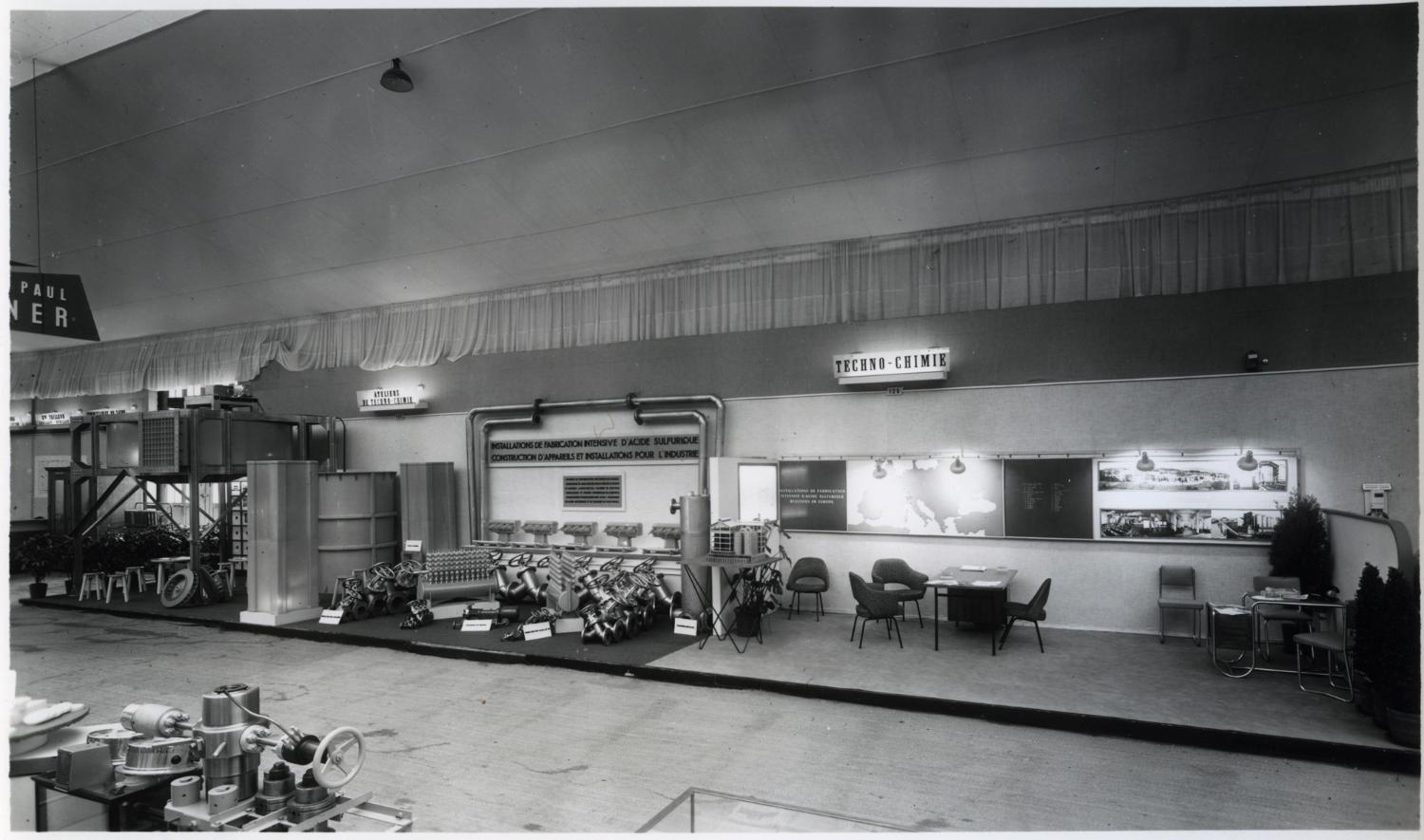 Usine de produits chimiques Poulenc Frères, puis usine d'engrais de la Société Française du Lysol, puis usine de chaudronnerie et usine d'articles en matière plastique (usine d'enceintes de confinement) Ateliers de Technochimie