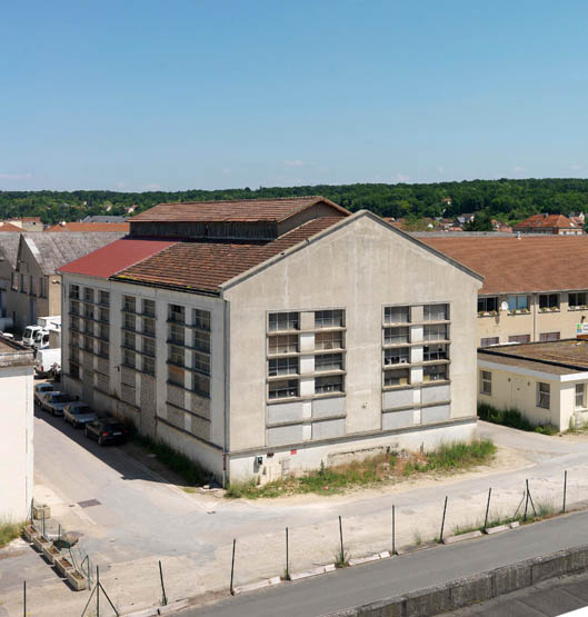 Usine de matériel électrique industriel Schneider et Cie, puis Le Matériel Electrique Scheider-Westinghouse (SW), puis Jeumont-Schneider (JS), actuellement ensemble industriel appelé "Espace Technologique et Industriel de Champagne-sur-Seine" (zone ETIC)