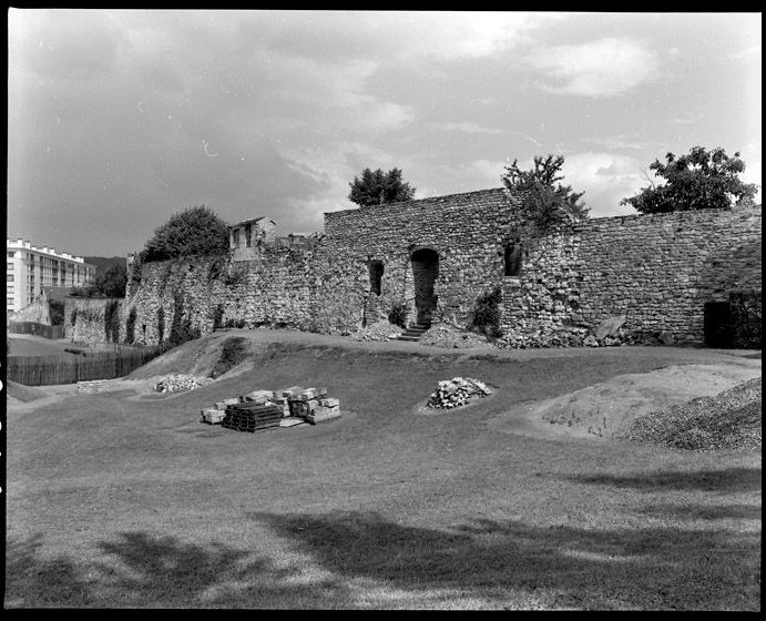 Campagne photographique sur le patrimoine de Mantes-la-Jolie en 1977