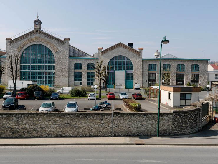 Usine de matériel électrique industriel Schneider et Cie, puis Le Matériel Electrique Scheider-Westinghouse (SW), puis Jeumont-Schneider (JS), actuellement ensemble industriel appelé "Espace Technologique et Industriel de Champagne-sur-Seine" (zone ETIC)