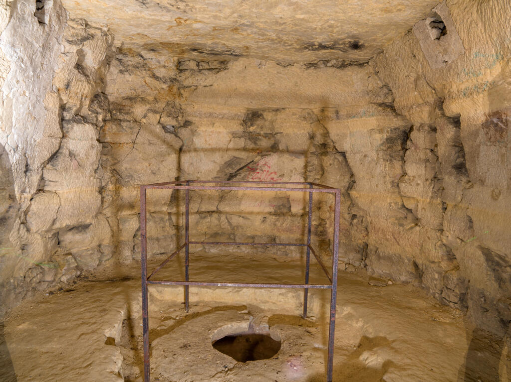 Carrière souterraine dite cave-carrière Delacroix