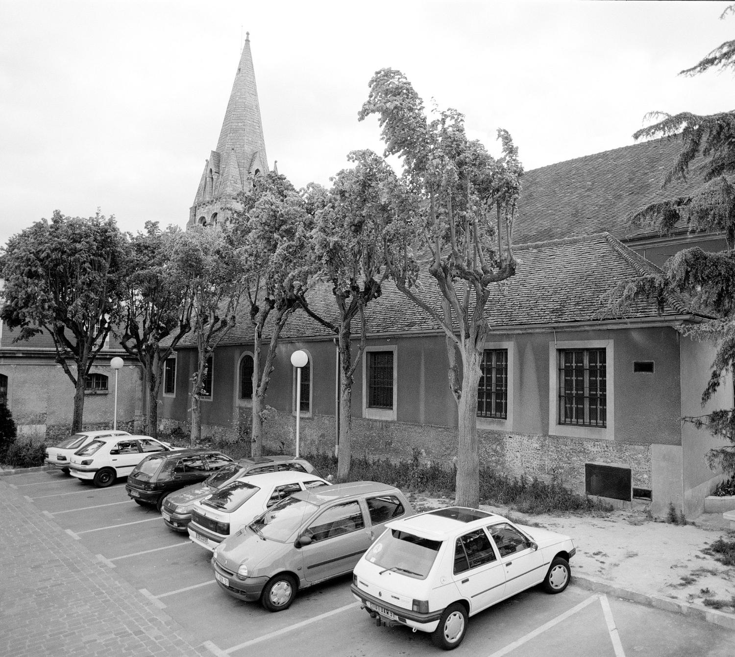 collégiale de chanoines de la congrégation de Saint-Victor, église paroissiale Saint-Denis