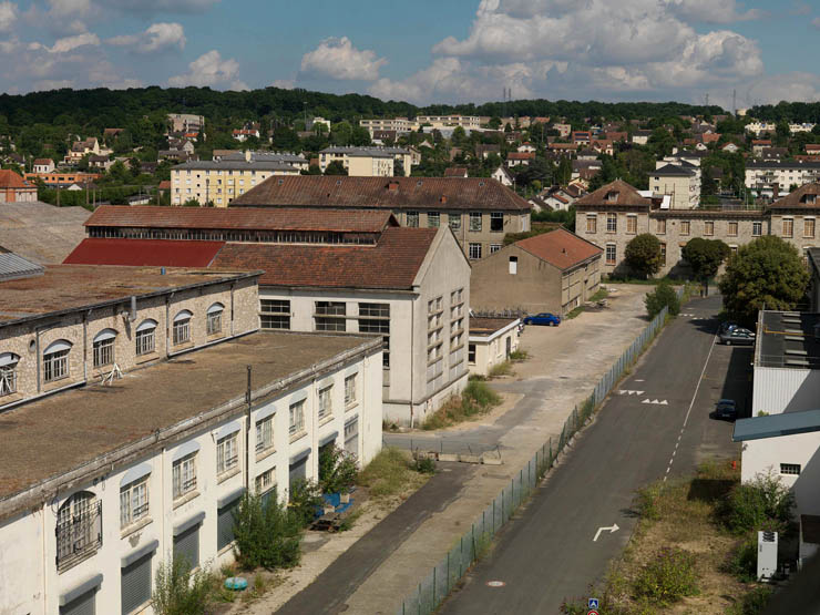 Usine de matériel électrique industriel Schneider et Cie, puis Le Matériel Electrique Scheider-Westinghouse (SW), puis Jeumont-Schneider (JS), actuellement ensemble industriel appelé "Espace Technologique et Industriel de Champagne-sur-Seine" (zone ETIC)