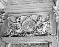 Bas-relief : les Renommées