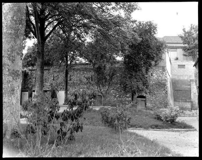 Campagne photographique sur le patrimoine de Mantes-la-Jolie en 1977