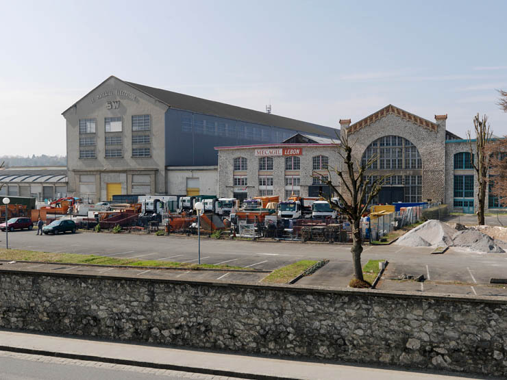 Usine de matériel électrique industriel Schneider et Cie, puis Le Matériel Electrique Scheider-Westinghouse (SW), puis Jeumont-Schneider (JS), actuellement ensemble industriel appelé "Espace Technologique et Industriel de Champagne-sur-Seine" (zone ETIC)