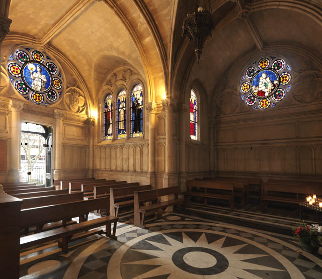 Ensemble de 17 verrières - Chapelle Notre-Dame de la Compassion (Chapelle royale Saint-Ferdinand)