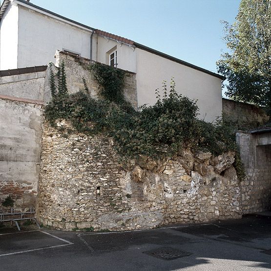 maison de campagne dite château de la Princesse, mairie-école de garçons, actuellement bibliothèque Saint-Exupéry