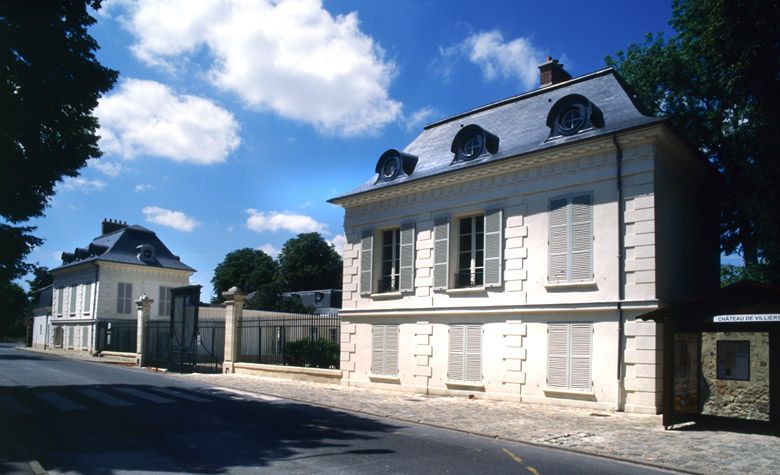 château de Villiers, actuellement bibliothèque municipale et centre culturel