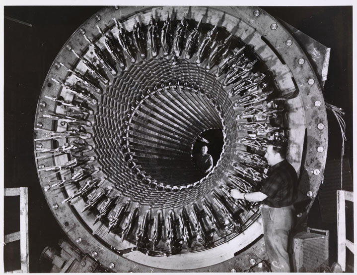 Usine de matériel électrique industriel Schneider et Cie, puis Le Matériel Electrique Scheider-Westinghouse (SW), puis Jeumont-Schneider (JS), actuellement ensemble industriel appelé "Espace Technologique et Industriel de Champagne-sur-Seine" (zone ETIC)