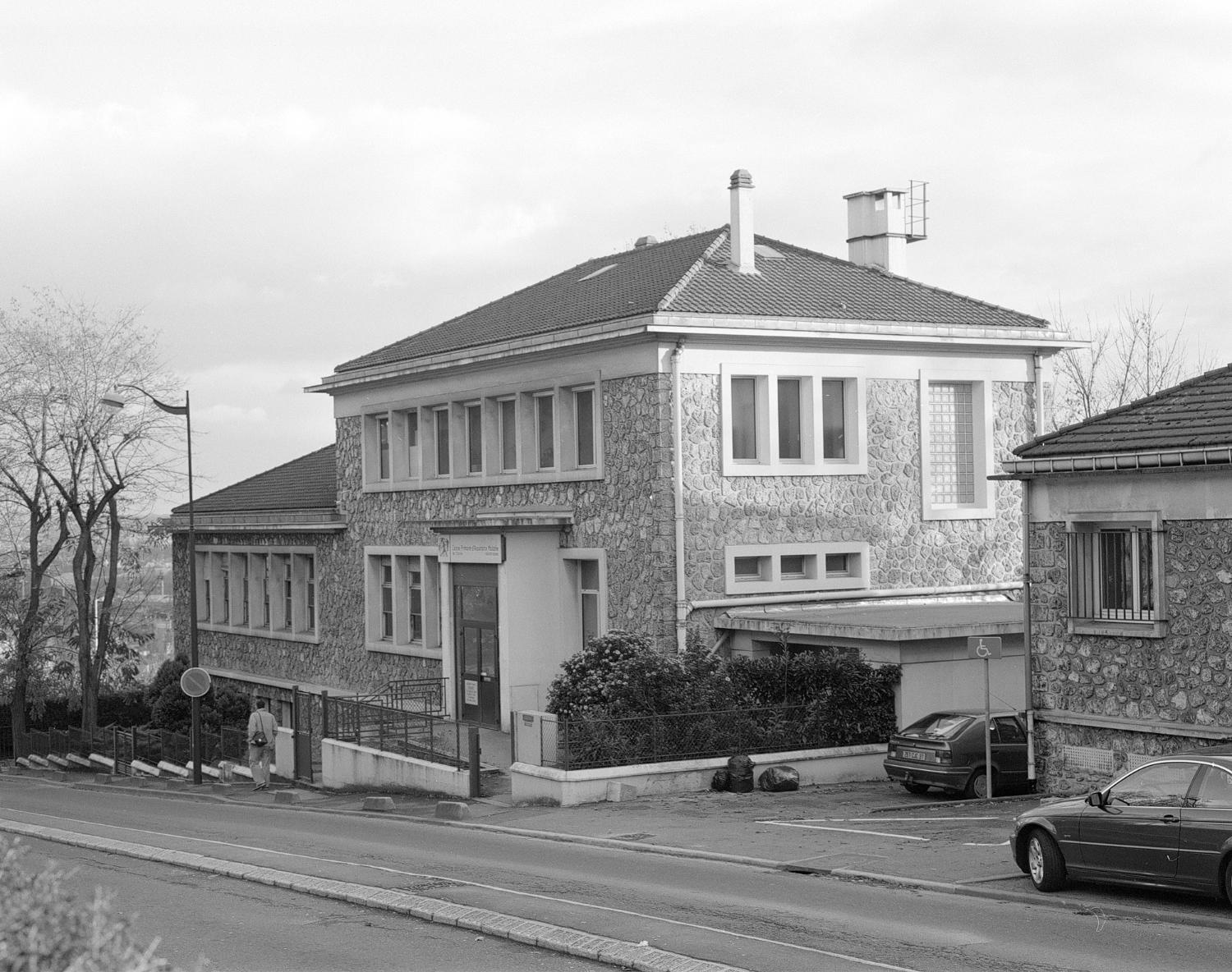 bâtiments de la caisse primaire d'assurance-maladie, de la perception et de la caisse d'épargne (devenue centre médico-psychopédagogique Tony-Lainé) et du centre de sécurité sociale