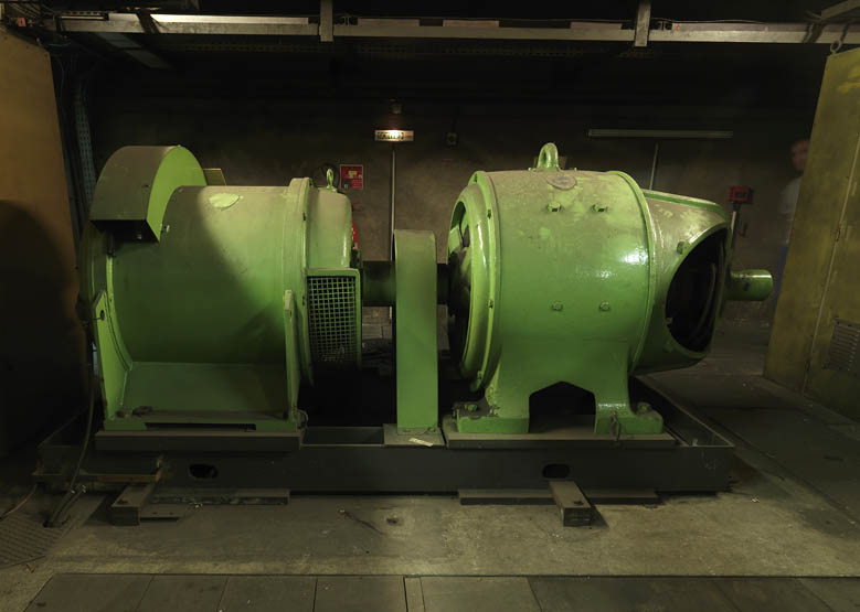 Usine de matériel électrique industriel Schneider et Cie, puis Le Matériel Electrique Scheider-Westinghouse (SW), puis Jeumont-Schneider (JS), actuellement ensemble industriel appelé "Espace Technologique et Industriel de Champagne-sur-Seine" (zone ETIC)