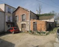 ensemble d'édifices à cour commune