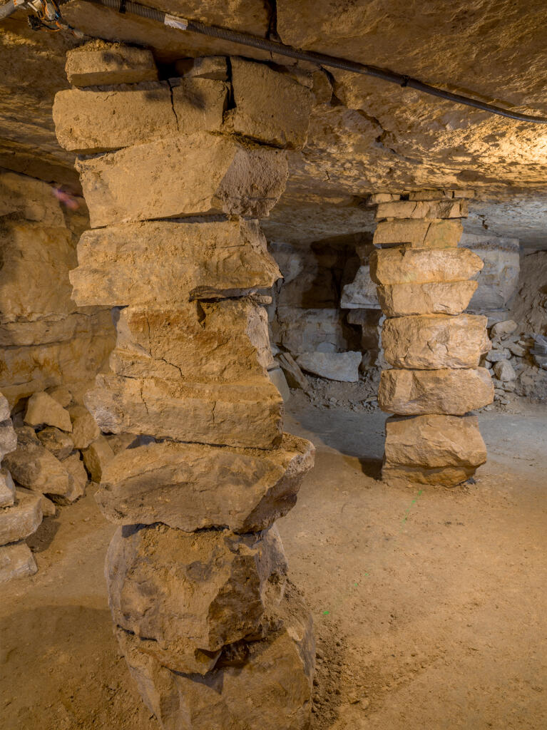 Carrière souterraine dite cave-carrière Delacroix