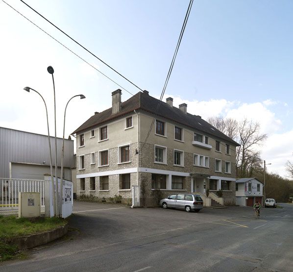 Samois-sur-Seine - usine de construction mécanique (usine d'auto-tamponneuses et de manèges) Reverchon