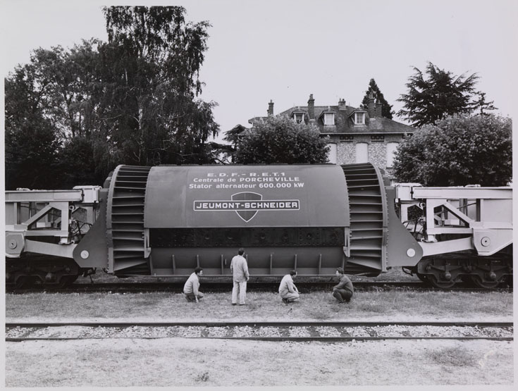 Usine de matériel électrique industriel Schneider et Cie, puis Le Matériel Electrique Scheider-Westinghouse (SW), puis Jeumont-Schneider (JS), actuellement ensemble industriel appelé "Espace Technologique et Industriel de Champagne-sur-Seine" (zone ETIC)