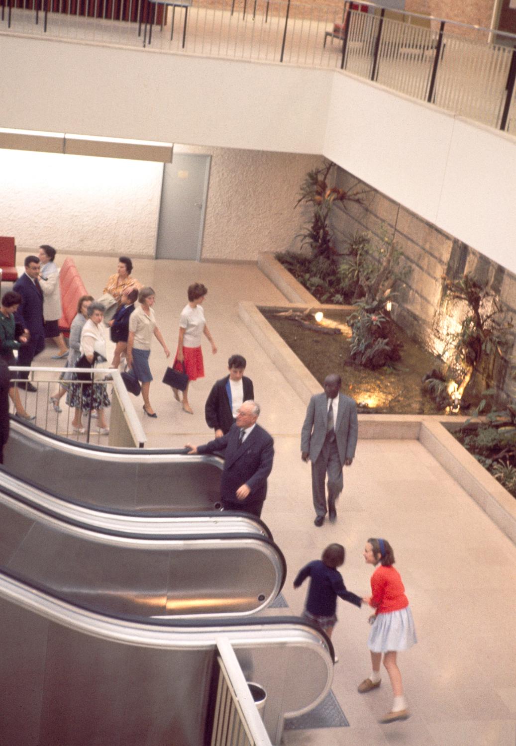 Les Installations terminales, Orly 4 dans les années 1960