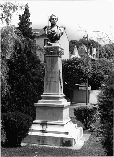 monument de Daguerre (1787-1851)